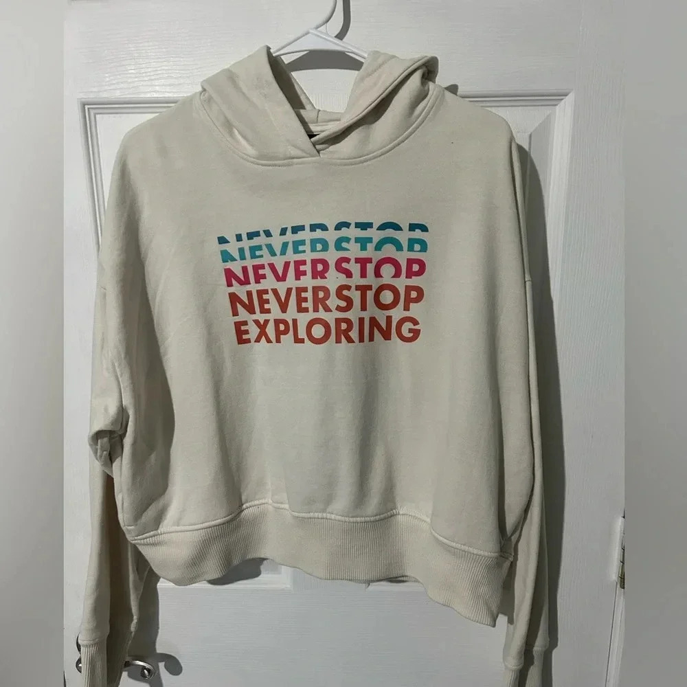THE NORTH FACE Never Stop Exploring Cropped Hoodie Soft White. Size Large.